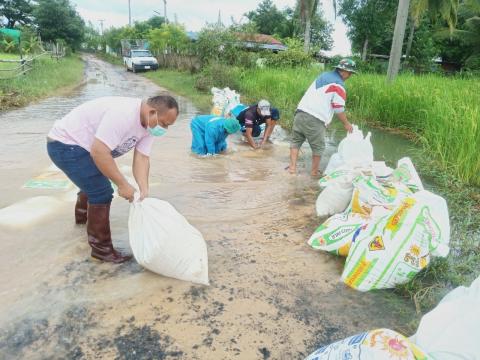 ตุลาคม 2565 องค์การบริหารส่วนตำบลทุ่งวัง ลงพื้นที่ช่วยน้ำท่วม